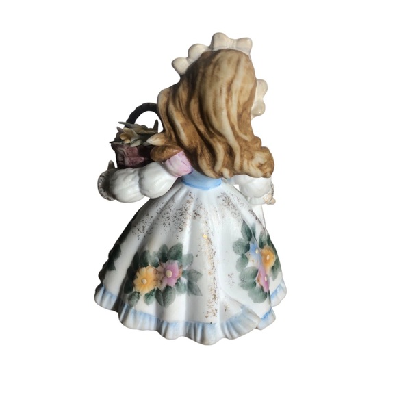 Vintage Lefton KW125C hand painted ceramic flower girl figurine - Picture 3 of 5